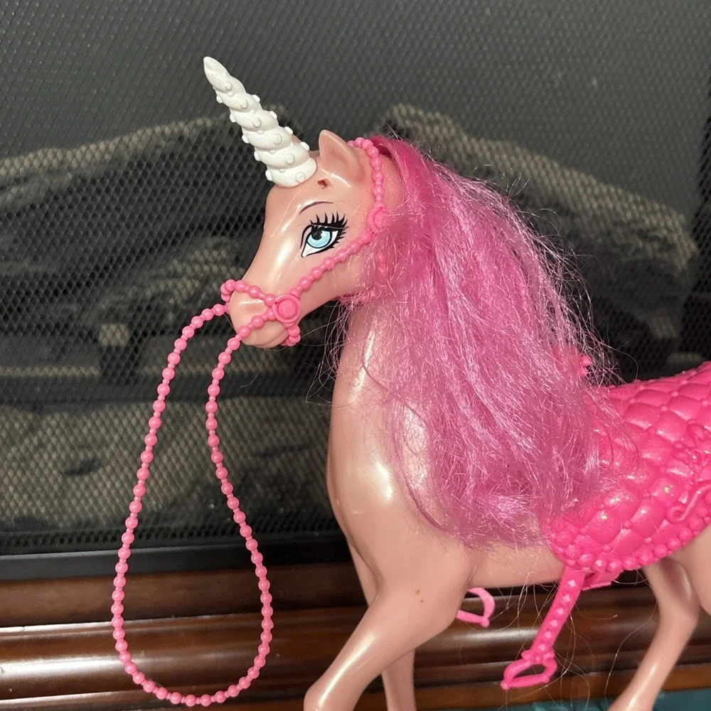 BARBIE PINK UNICORN WITH HAIR YOU CAN COMB